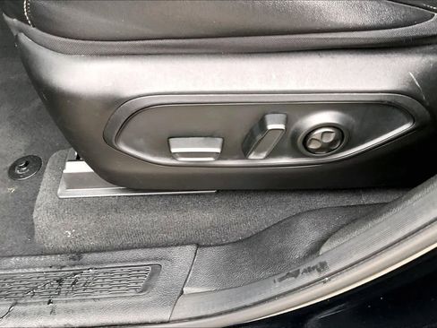 Certified 2024 Jeep Grand Cherokee Limited image 31