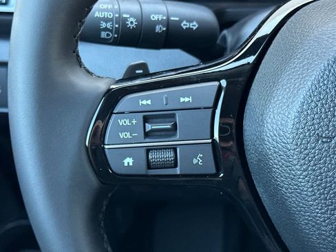 Certified 2025 Honda Pilot Touring image 28