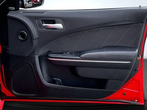 Used 2018 Dodge Charger R/T Scat Pack image 27