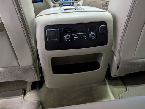 Certified 2017 GMC Yukon Denali image 24