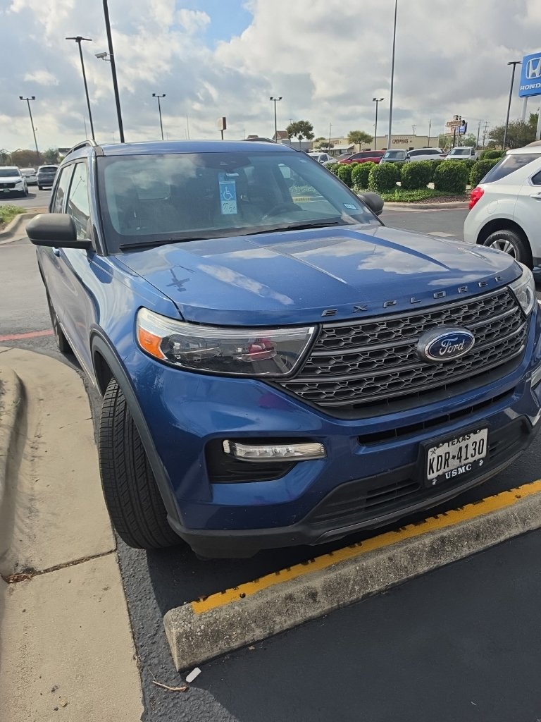 Used 2021 Ford Explorer XLT w/ Equipment Group 202A RWD image 5