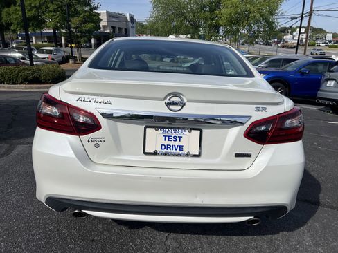 Used 2018 Nissan Altima 2.5 SR w/ SR Special Edition image 4