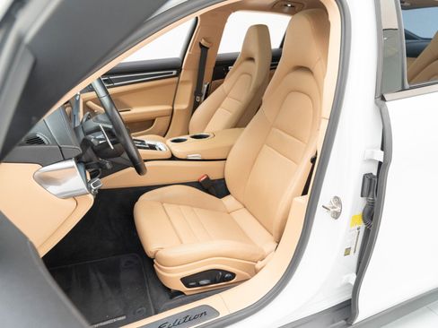 Certified 2023 Porsche Panamera Platinum Edition image 5