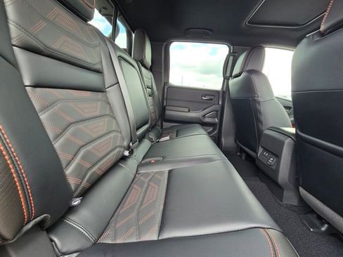 Used 2025 Nissan Frontier PRO-4X w/ Pro Premium Package image 15