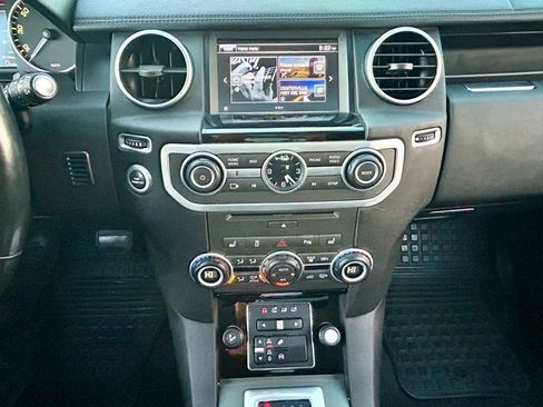 Used 2016 Land Rover LR4 HSE image 25