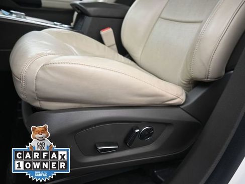 Used 2020 Ford Explorer Platinum w/ Premium Technology Package image 17