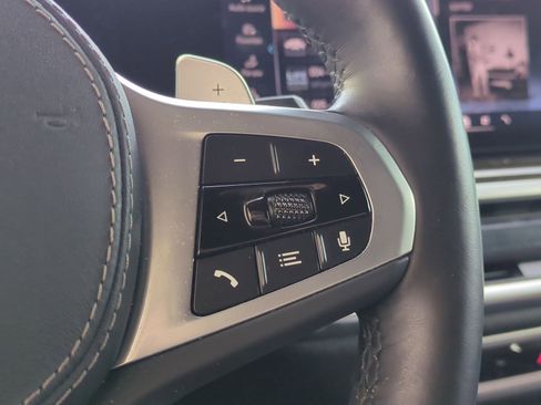 Certified 2024 BMW X7 xDrive40i w/ M Sport Package image 20