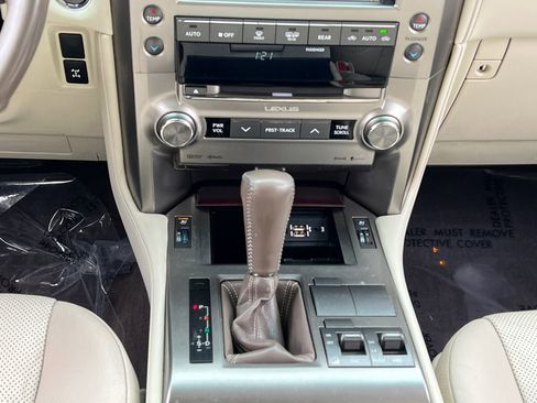 Used 2019 Lexus GX 460 Premium w/ Premium Package image 14