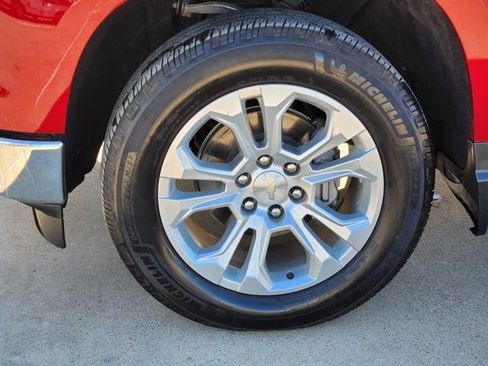 Used 2022 Chevrolet Silverado 1500 LTZ w/ Z71 Off-Road Package image 17