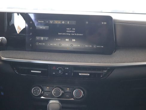 Used 2025 Nissan Kicks SV FWD image 30