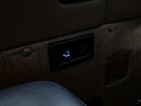 Used 2023 Chevrolet Express 2500 image 85