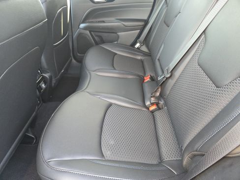 New 2026 Jeep Compass Latitude image 19