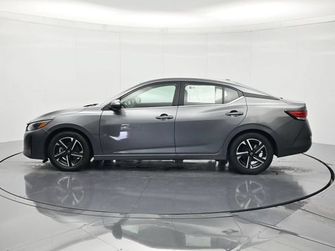 Used 2024 Nissan Sentra SV FWD image 8
