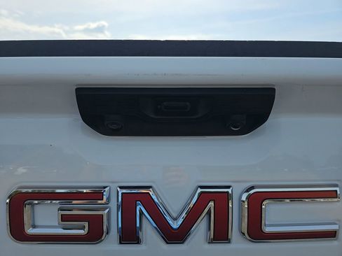 Used 2023 GMC Sierra 1500 SLE AWD/4WD image 19