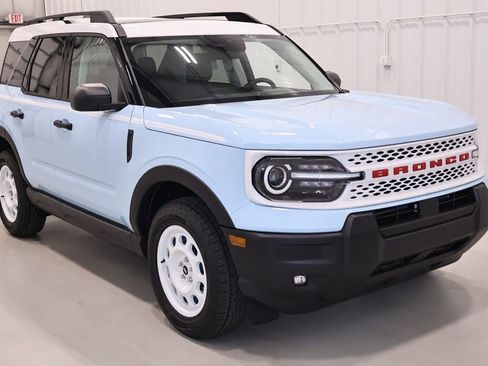 New 2026 Ford Bronco Sport Heritage w/ Convenience Package AWD/4WD image 2