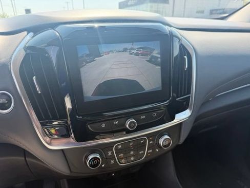 Used 2019 Chevrolet Traverse LT AWD/4WD image 18