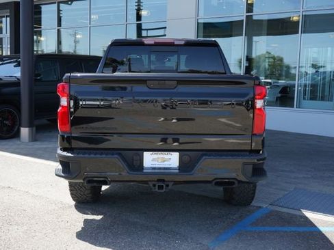Used 2020 Chevrolet Silverado 1500 LT Trail Boss w/ Midnight Edition AWD/4WD image 7