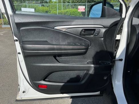 Used 2023 Honda Passport TrailSport image 17