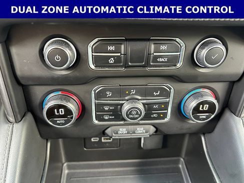 Used 2024 Chevrolet Tahoe LS RWD image 14