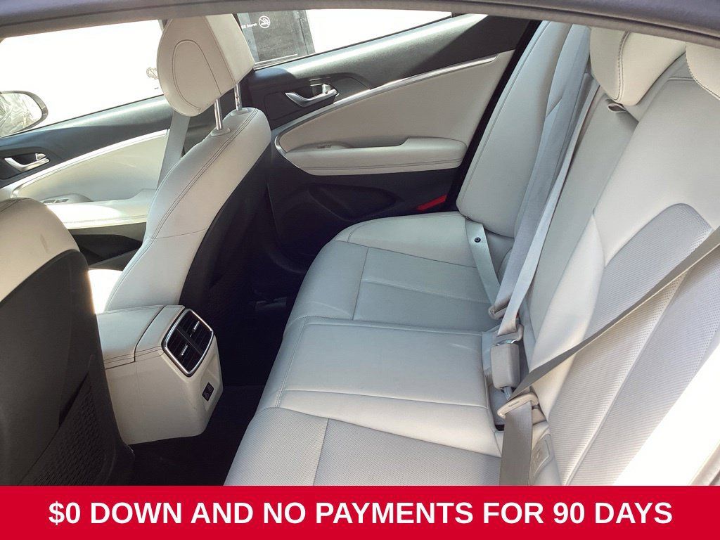 Used 2025 Genesis G70 2.5T RWD image 11