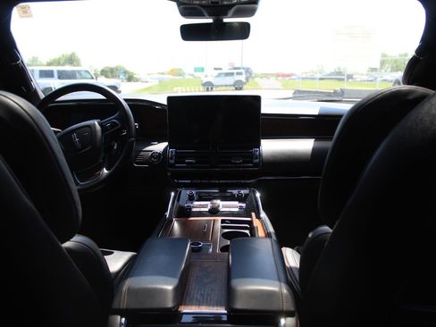Used 2022 Lincoln Navigator L Black Label AWD/4WD image 17