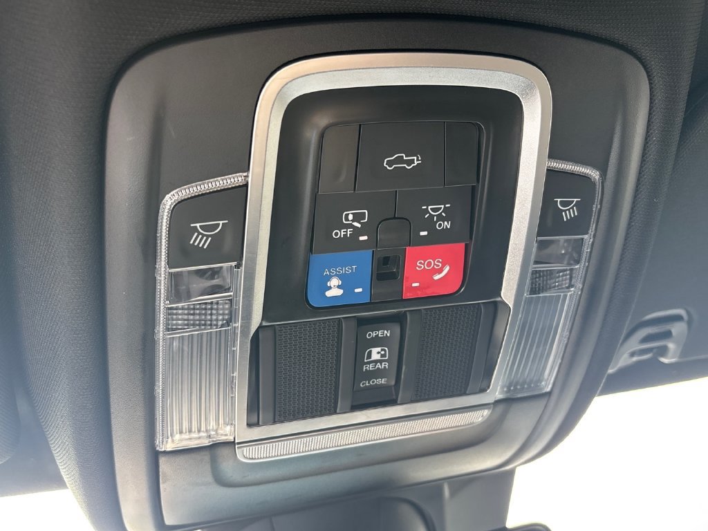 Used 2022 RAM 1500 Limited w/ Body-Colour Bumper Group AWD/4WD image 40