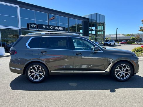Used 2023 BMW X7 xDrive40i AWD/4WD image 6