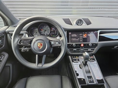 Certified 2026 Porsche Macan image 8