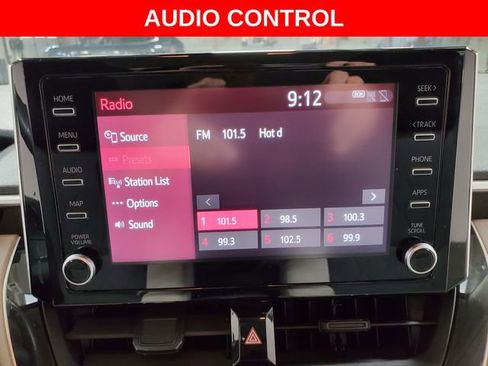 Used 2020 Toyota Corolla LE image 19