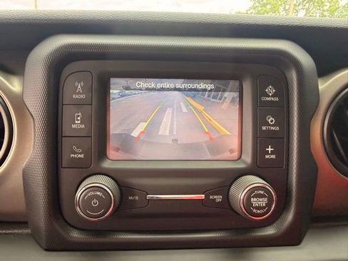 Used 2018 Jeep Wrangler Unlimited Sport image 18