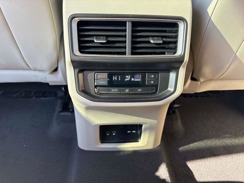 New 2026 Volkswagen Atlas SE image 16