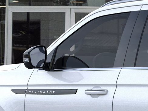 New 2025 Lincoln Navigator L Black Label image 20