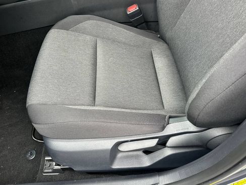 Used 2025 Toyota Camry LE AWD/4WD image 19