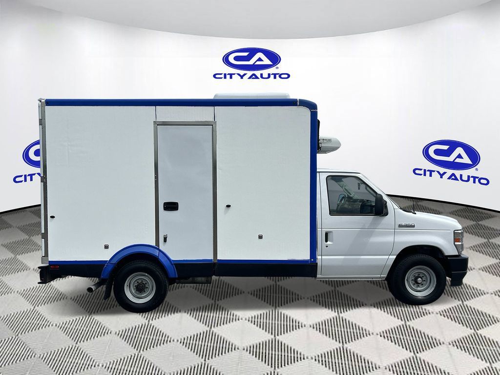 Used 2023 Ford E-350 and Econoline 350 Super Duty w/ Power Windows & Locks Group RWD image 2
