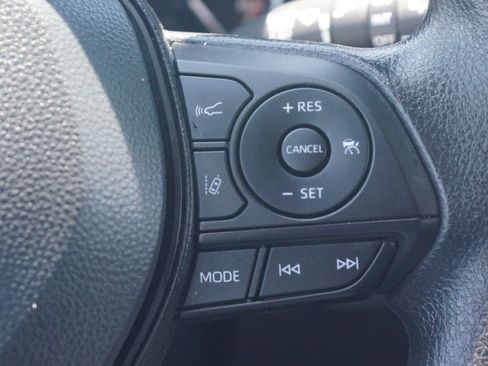 Used 2025 Toyota RAV4 XLE AWD/4WD image 10