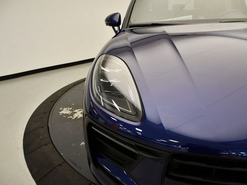 Certified 2026 Porsche Macan AWD/4WD image 14