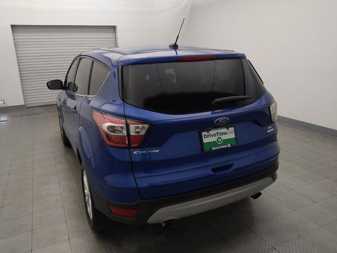 Used 2017 Ford Escape SE FWD image 6