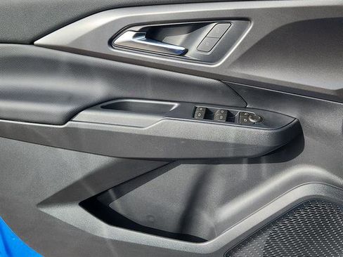 New 2026 Chevrolet Equinox EV LT image 6