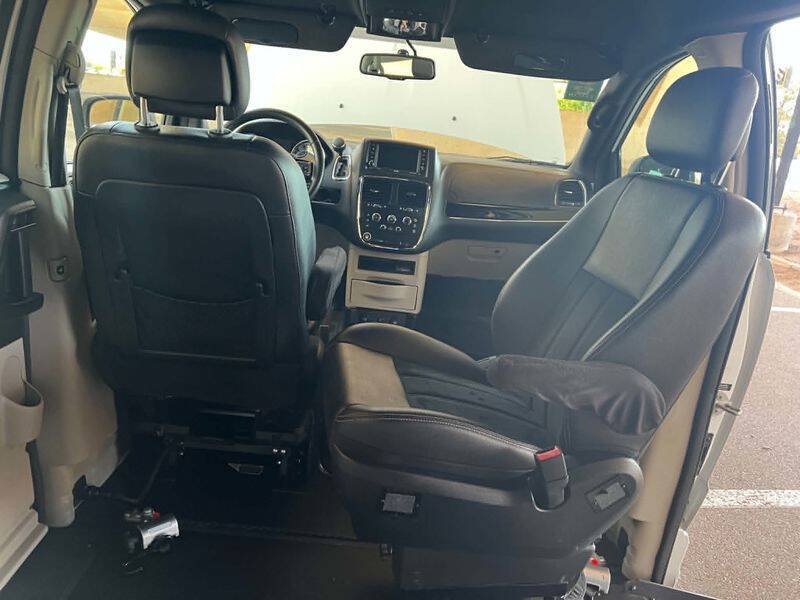 Used 2018 Dodge Grand Caravan SXT FWD image 51