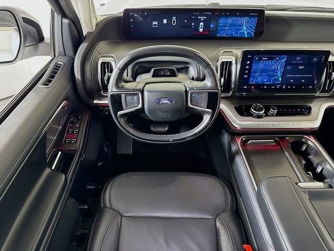 Used 2025 Ford Expedition Max Platinum image 22