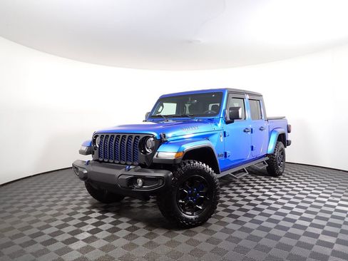 Used 2023 Jeep Gladiator Willys image 2