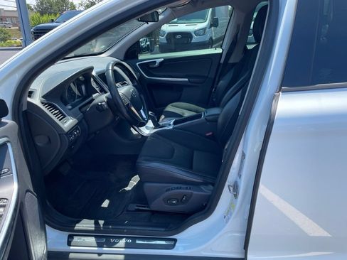 Used 2017 Volvo XC60 T5 w/ Tailgate Package FWD image 9