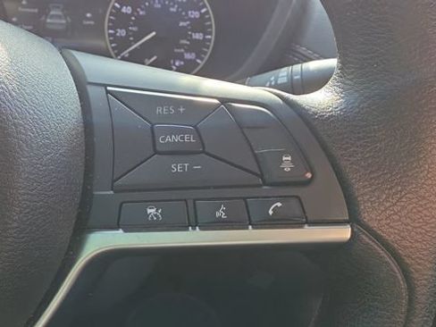 Used 2024 Nissan Sentra SV FWD image 16