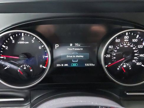 Used 2022 Kia Carnival LX image 22