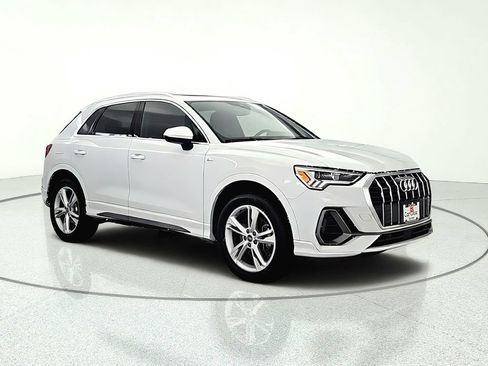 Used 2022 Audi Q3 2.0T Premium Plus w/ Premium Plus Package AWD/4WD image 9