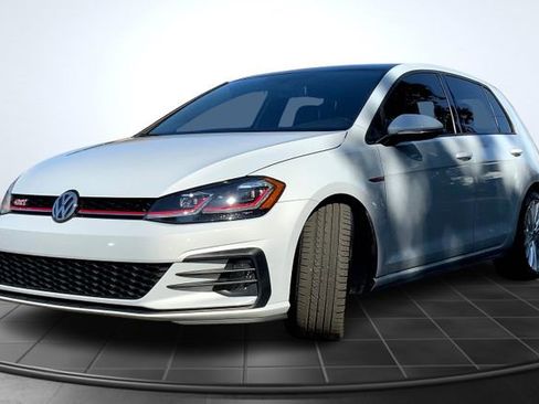 Used 2020 Volkswagen GTI SE image 3