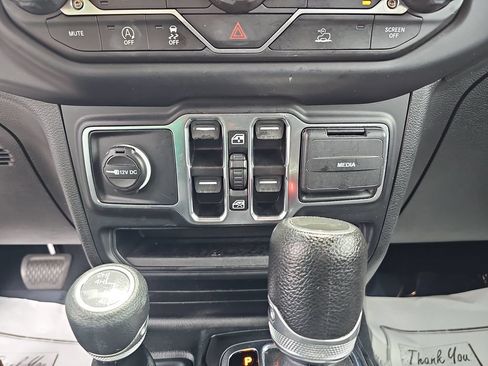 Used 2023 Jeep Wrangler Unlimited Sport AWD/4WD image 26