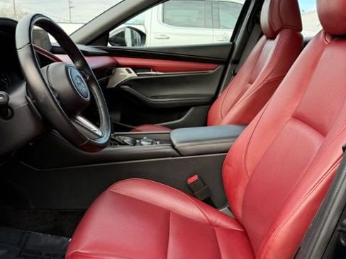 Used 2025 MAZDA MAZDA3 Hatchback w/Premium Plus Pkg image 17