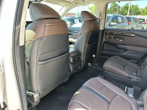Used 2025 Honda Pilot Elite image 12