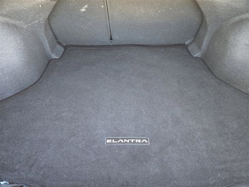 Used 2023 Hyundai Elantra Limited image 32